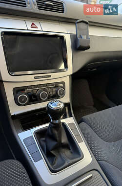 Універсал Volkswagen Passat 2010 в 