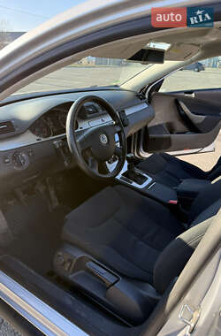 Універсал Volkswagen Passat 2010 в 