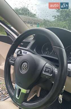 Седан Volkswagen Passat 2012 в 