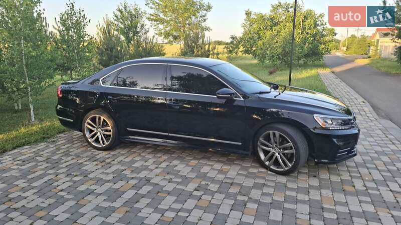 Седан Volkswagen Passat 2016 в Беляевке
