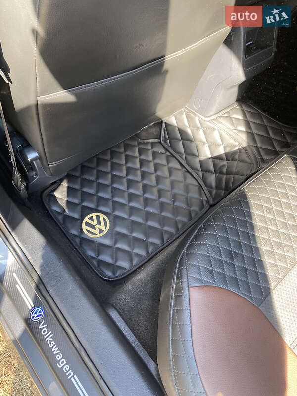 Седан Volkswagen Passat 2012 в Софиевской Борщаговке