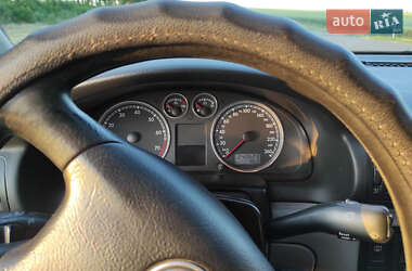 Седан Volkswagen Passat 2003 в 