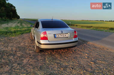 Седан Volkswagen Passat 2003 в 