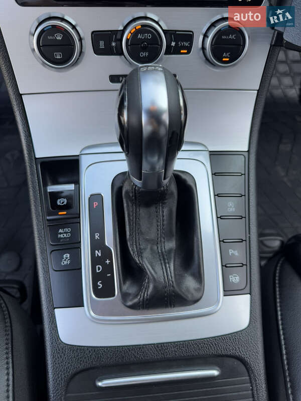 Универсал Volkswagen Passat 2013 в Тячеве