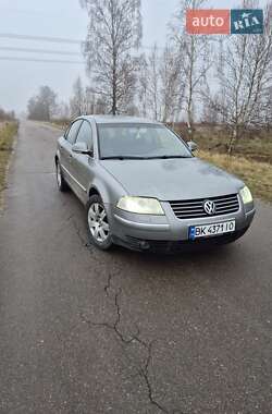 Седан Volkswagen Passat 2004 в  Седан Volkswagen Passat 2004 в