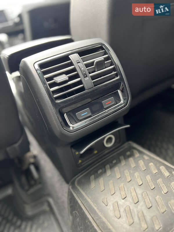 Универсал Volkswagen Passat 2016 в Хусте