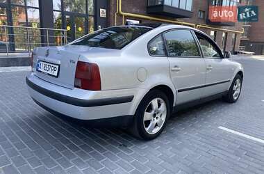 Седан Volkswagen Passat 1999 в 
