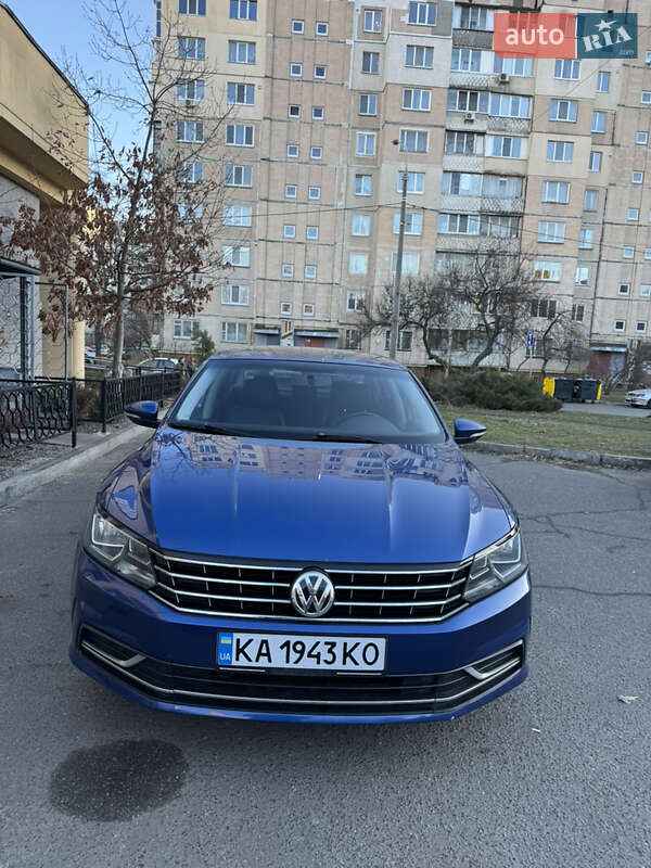 Седан Volkswagen Passat 2016 в Киеве