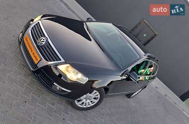Универсал Volkswagen Passat 2010 в 