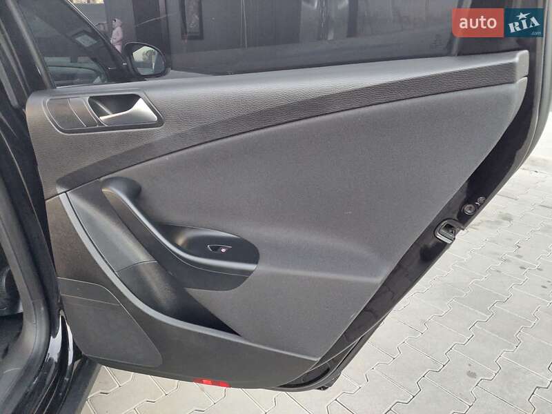 Универсал Volkswagen Passat 2010 в Одессе