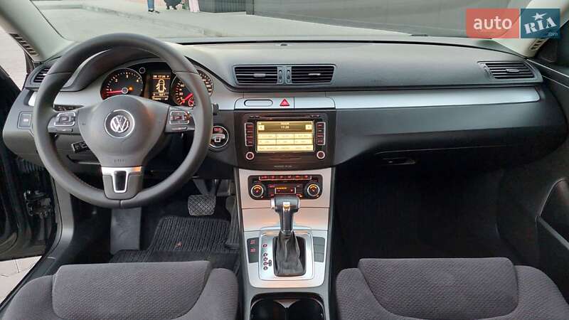 Универсал Volkswagen Passat 2010 в Одессе