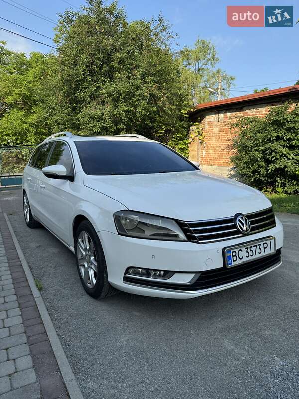 Универсал Volkswagen Passat 2012 в Львове
