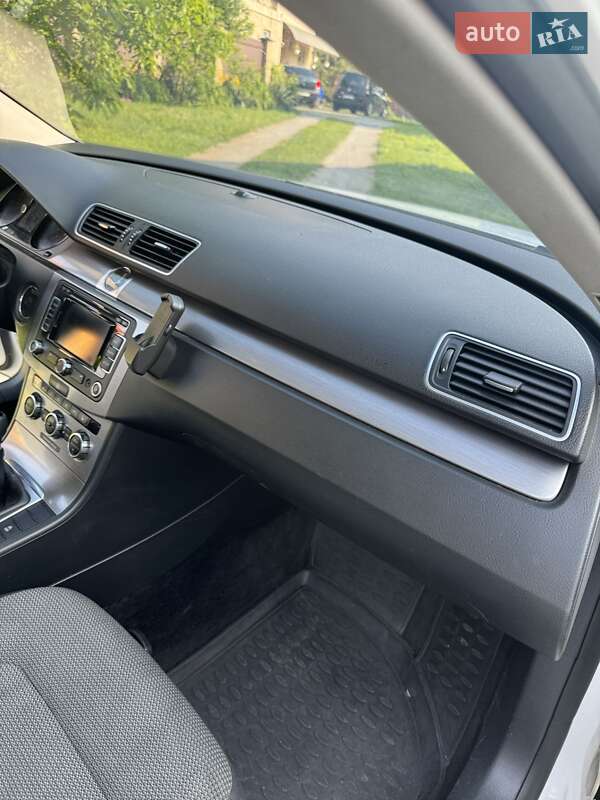 Универсал Volkswagen Passat 2012 в Львове