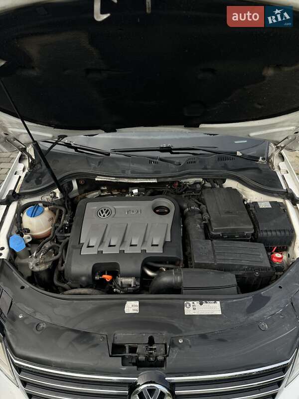 Универсал Volkswagen Passat 2012 в Львове