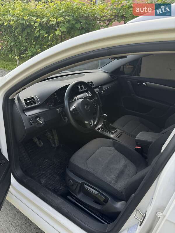 Универсал Volkswagen Passat 2012 в Львове