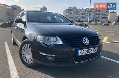 Универсал Volkswagen Passat 2006 в Киеве
