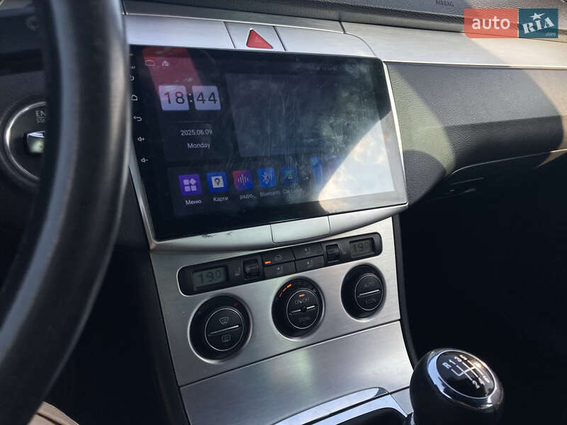 Универсал Volkswagen Passat 2006 в Киеве