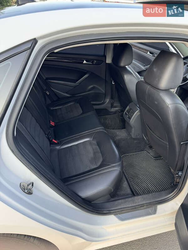 Седан Volkswagen Passat 2013 в Днепре