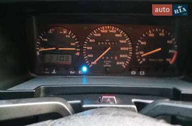 Универсал Volkswagen Passat 1993 в 