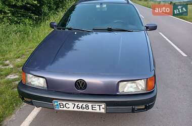 Универсал Volkswagen Passat 1993 в 