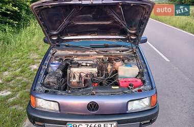 Универсал Volkswagen Passat 1993 в 