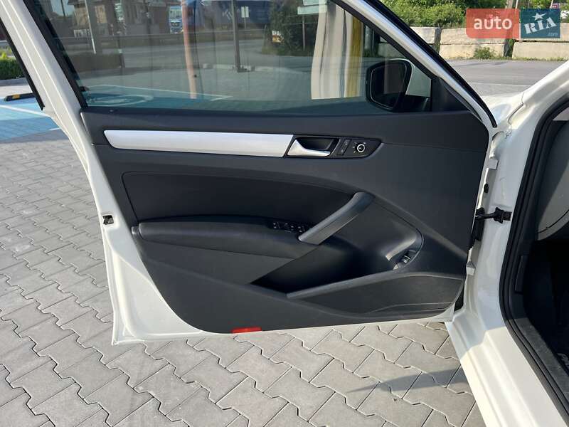 Седан Volkswagen Passat 2013 в Вінниці