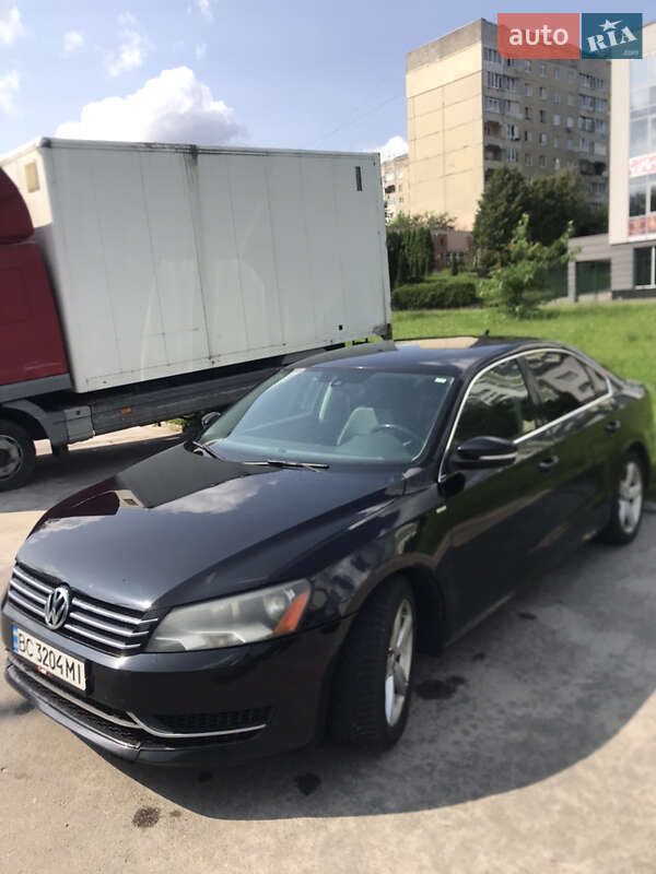 Седан Volkswagen Passat 2014 в Львові