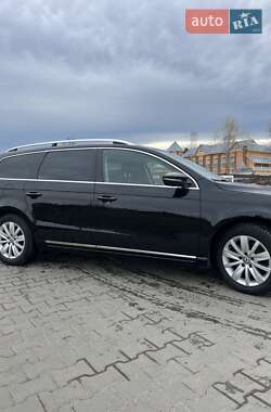 Універсал Volkswagen Passat 2012 в Самборі