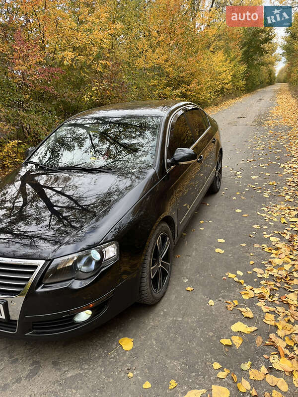 Седан Volkswagen Passat 2006 в Ярмолинцях