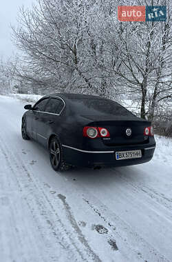 Седан Volkswagen Passat 2006 в Ярмолинцах