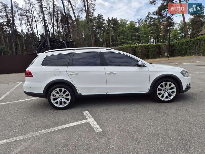 Універсал Volkswagen Passat 2014 в Києві
