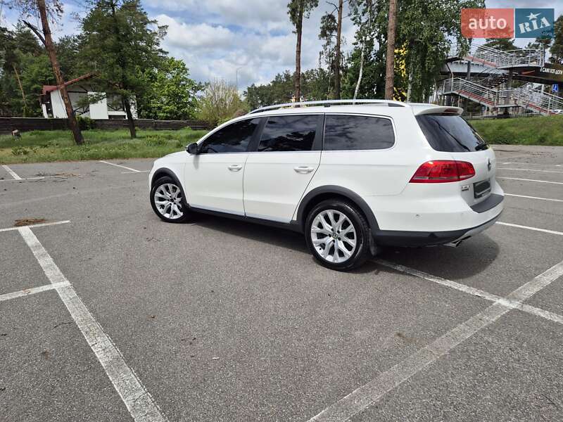 Універсал Volkswagen Passat 2014 в Києві