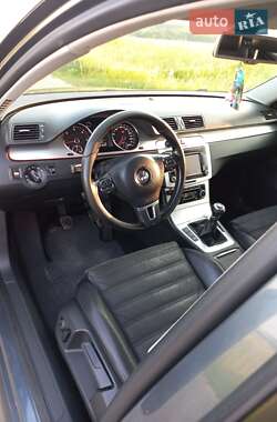 Седан Volkswagen Passat 2010 в 