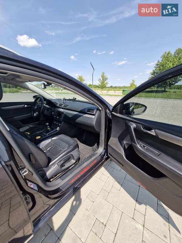 Универсал Volkswagen Passat 2012 в Ровно