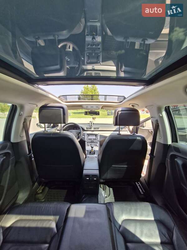 Универсал Volkswagen Passat 2012 в Ровно