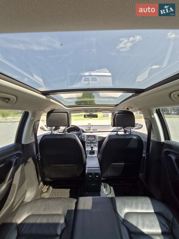 Универсал Volkswagen Passat 2012 в Ровно