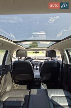 Універсал Volkswagen Passat 2012 в 