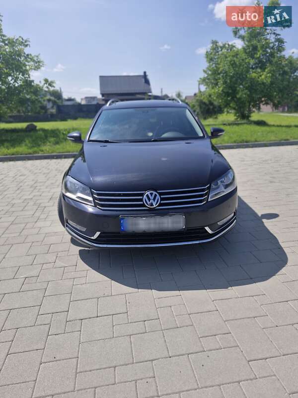 Универсал Volkswagen Passat 2012 в Ровно