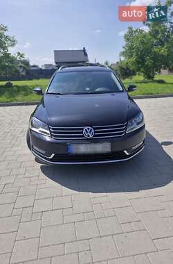 Універсал Volkswagen Passat 2012 в 