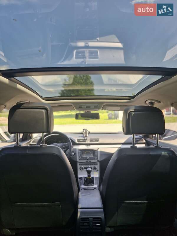 Универсал Volkswagen Passat 2012 в Ровно