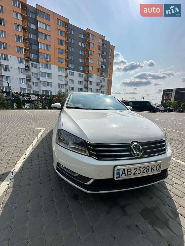 Седан Volkswagen Passat 2011 в Виннице