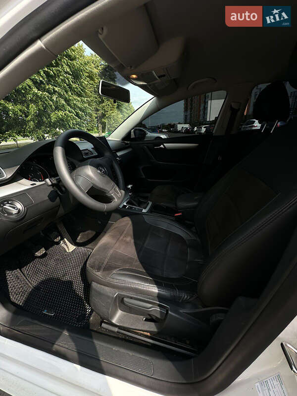 Седан Volkswagen Passat 2011 в Виннице