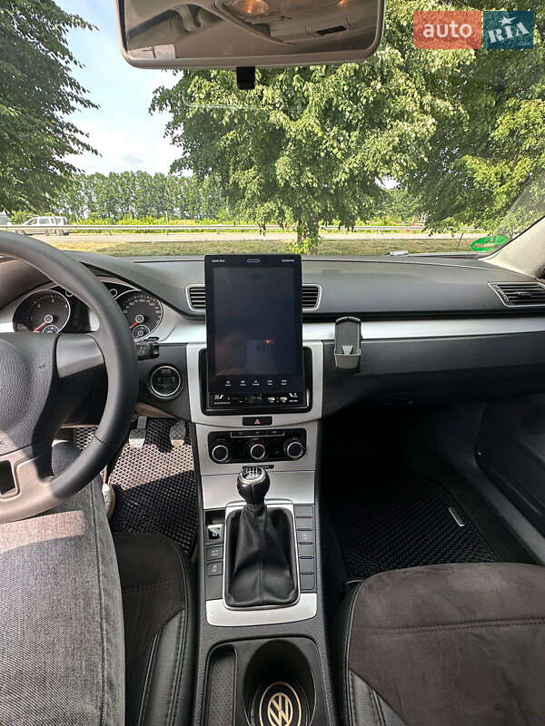 Седан Volkswagen Passat 2011 в Виннице