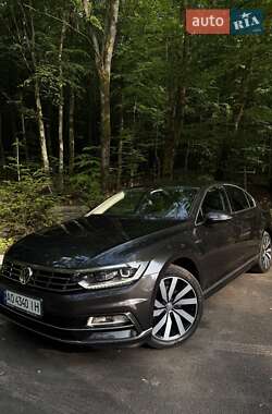 Седан Volkswagen Passat 2018 в Ужгороде