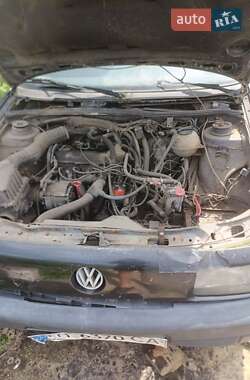 Универсал Volkswagen Passat 1989 в 