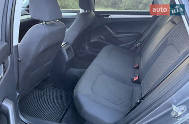 Седан Volkswagen Passat 2015 в 