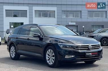 Універсал Volkswagen Passat 2019 в Києві
