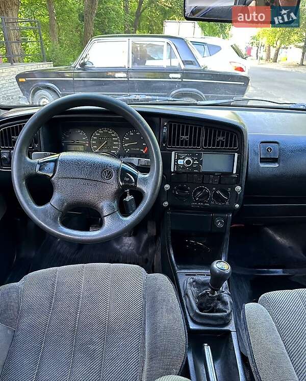 Седан Volkswagen Passat 1989 в Днепре
