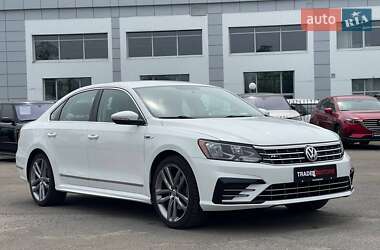 Седан Volkswagen Passat 2017 в Киеве