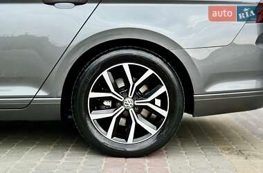 Седан Volkswagen Passat 2015 в 